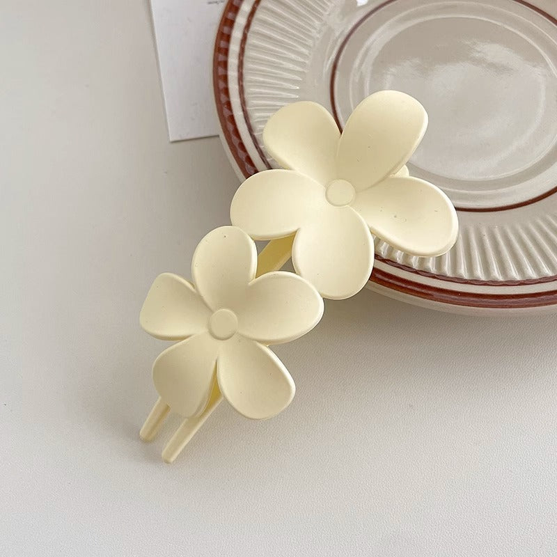 Flower Hair Clip Creamy White-Gomyhair